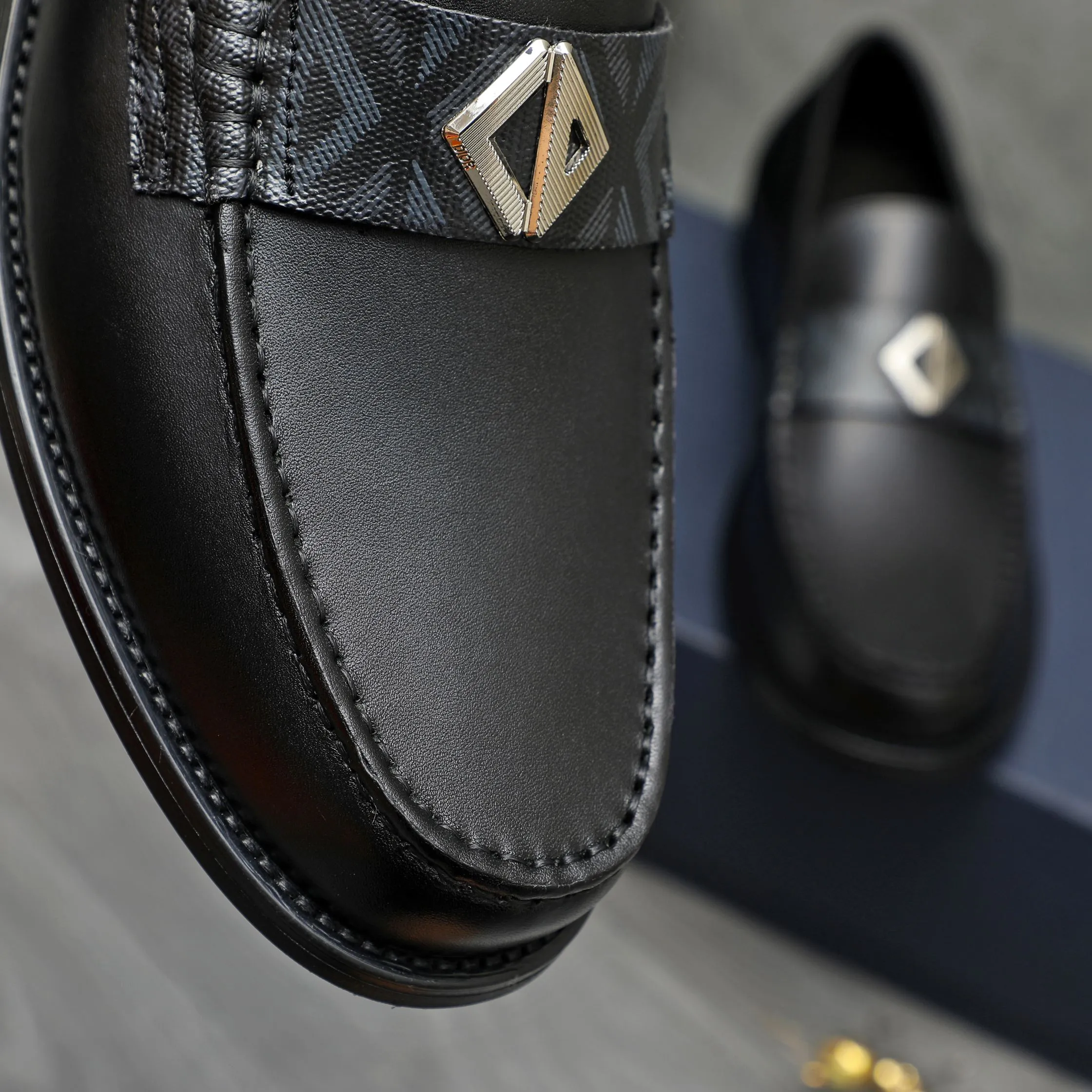 Men's men's shoes💰420 Product trademark: Dior "Dior" business slip-on leather shoes Regular size: 38-45 (45 is custom-made and non-returnable) Product materials: Selected high-quality cowhide upper, cowhide lining, original outsole